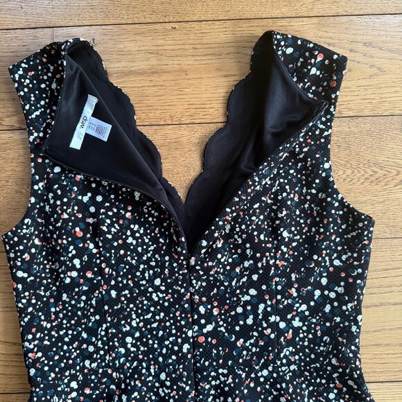 Fit & Flare Knee Length Scalloped V Neck Dress Splatter Black SZ 12 Skater - Picture 7 of 10